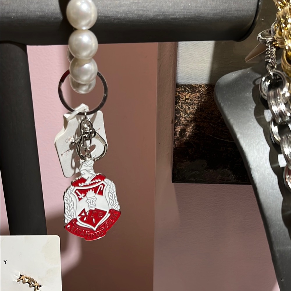 Delta‎ Sigma Theta Red and White Key Holder
